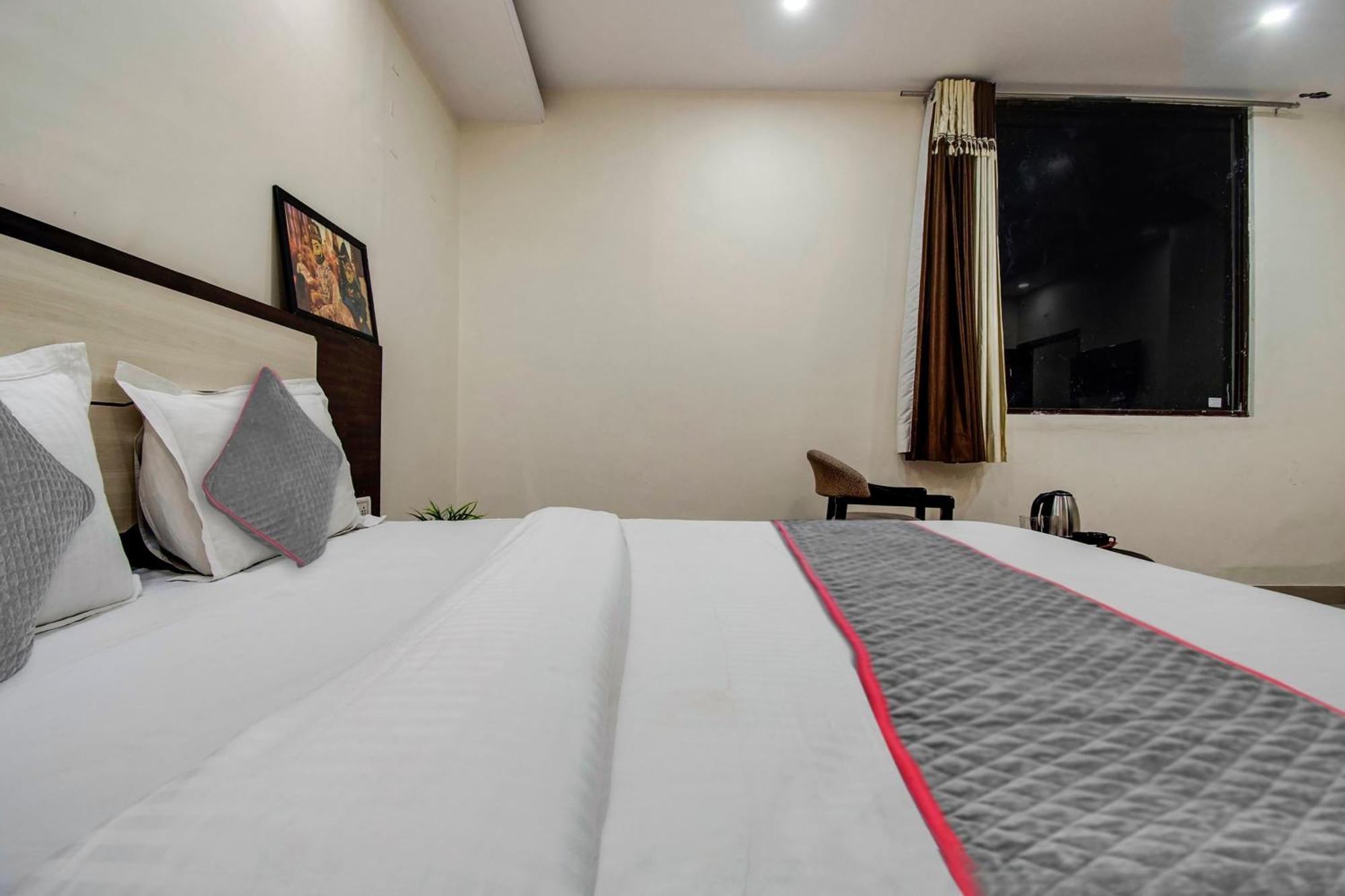 Hotel Capital O Pink Peral Divisione di Divisione di Jaipur Esterno foto
